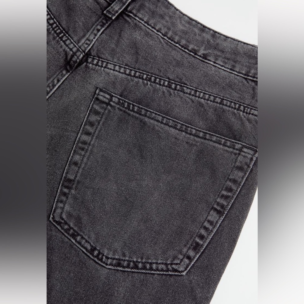Divided 90s Baggy High Waisted Jeans - Picture 3 of 11